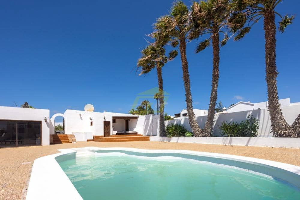 4 soverom Villa til salgs i Guime med svømmebasseng garasje - € 480 000 (Ref: 9974587)