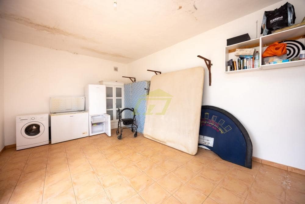 4 soverom Villa til salgs i Guime med svømmebasseng garasje - € 480 000 (Ref: 9974587)