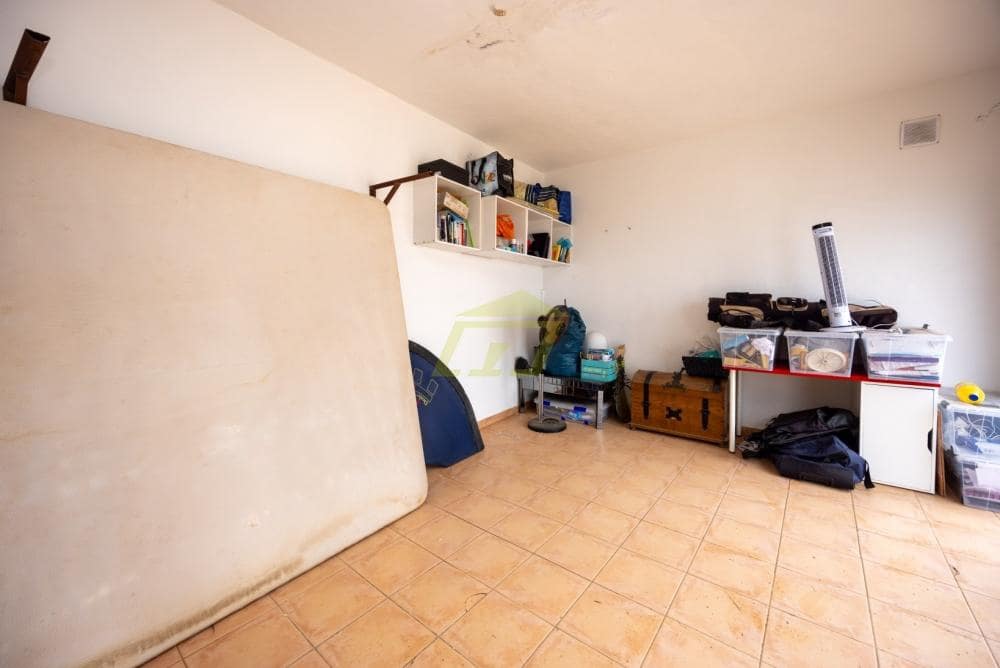 4 soverom Villa til salgs i Guime med svømmebasseng garasje - € 480 000 (Ref: 9974587)
