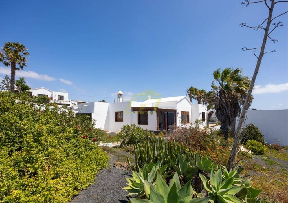 4 soverom Villa til salgs i Guime med svømmebasseng garasje - € 480 000 (Ref: 9974587)