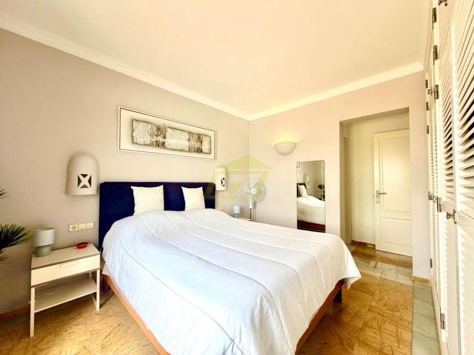 2 soverom Villa til salgs i Playa Blanca med svømmebasseng - € 495 000 (Ref: 9978122)