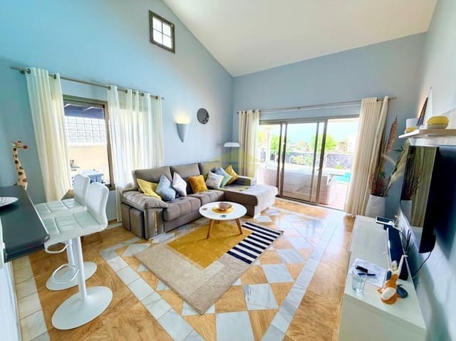2 soverom Villa til salgs i Playa Blanca, Yaiza med svømmebasseng - € 495 000 (Ref: 9978122)