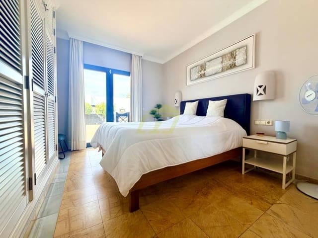 2 soverom Villa til salgs i Playa Blanca, Yaiza med svømmebasseng - € 495 000 (Ref: 9978122)