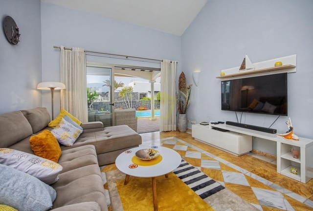 2 sypialnia Willa na sprzedaż w Playa Blanca, Yaiza z basenem - 495 000 € (Ref: 9978122)