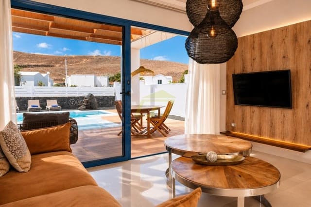 2 soverom Bungalow til salgs i Playa Blanca, Yaiza med svømmebasseng garasje - € 480 000 (Ref: 9993752)