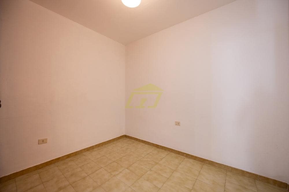 2 soverom Kommersiell til salgs i Puerto del Carmen med svømmebasseng - € 136 000 (Ref: 9996577)