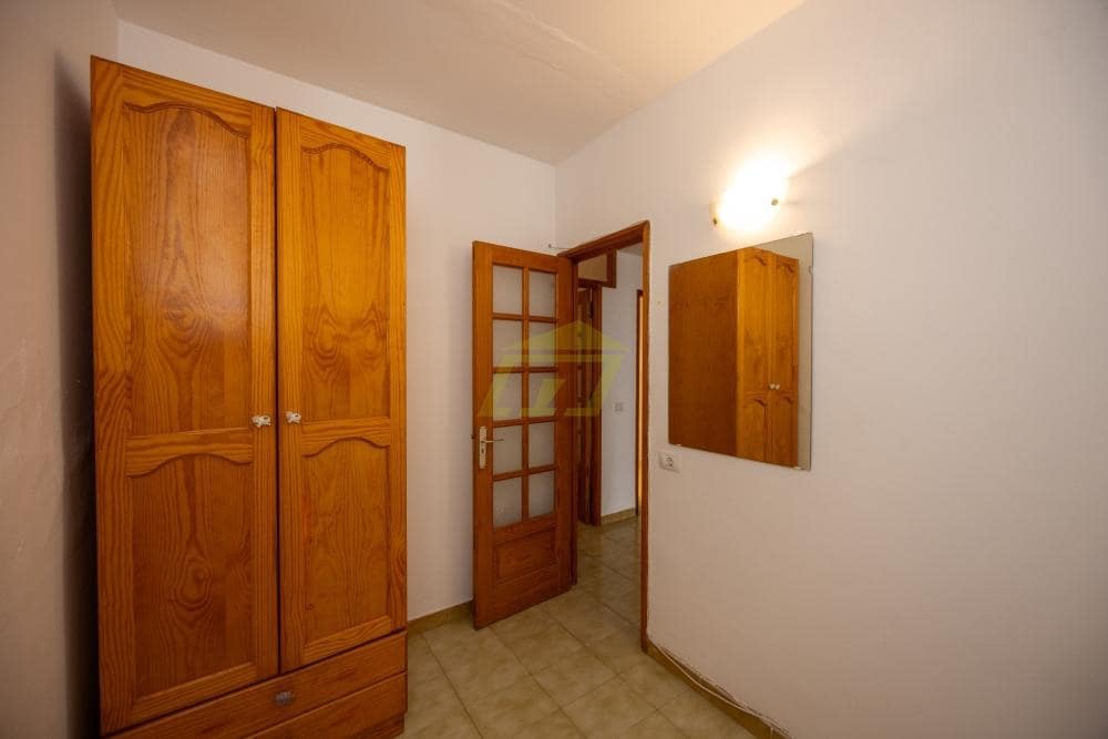 2 soverom Kommersiell til salgs i Puerto del Carmen med svømmebasseng - € 136 000 (Ref: 9996577)