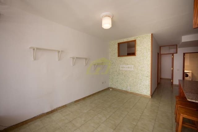 2 soverom Kommersiell til salgs i Puerto del Carmen, Tías med svømmebasseng - € 136 000 (Ref: 9996577)
