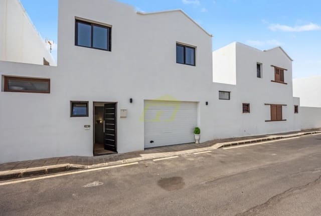 Chalet de 3 habitaciones en Playa Honda, San Bartolomé en venta - 489.000 € (Ref: 9996578)