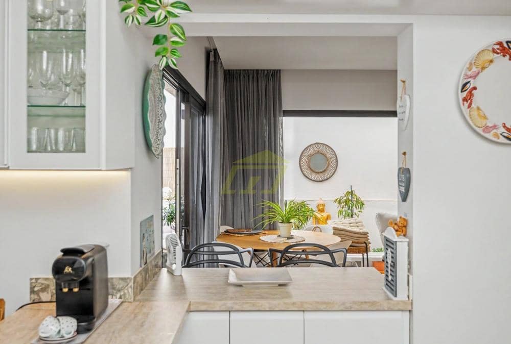 Chalet de 3 habitaciones en Playa Honda en venta - 489.000 € (Ref: 9996578)