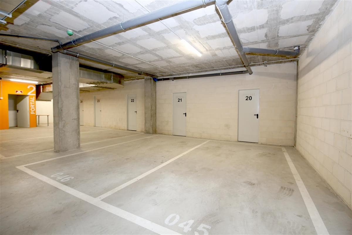 3 soveværelse Lejlighed til leje i Estepona med swimmingpool garage - € 2.900 (Ref: 10101038)