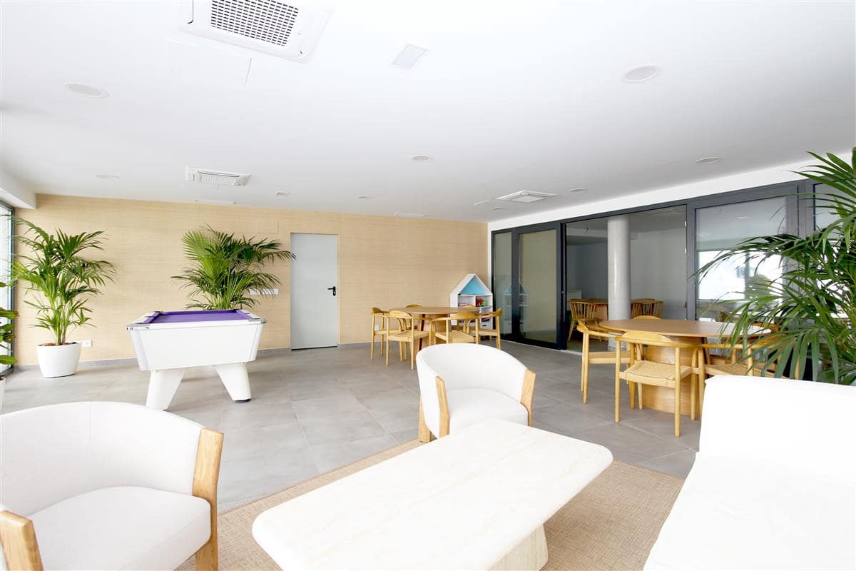 3 soveværelse Lejlighed til leje i Estepona med swimmingpool garage - € 2.900 (Ref: 10101038)