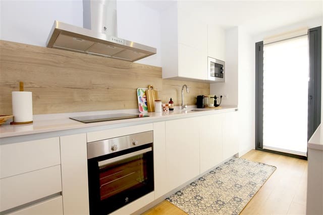 3 soveværelse Lejlighed til leje i Estepona med swimmingpool garage - € 2.900 (Ref: 10101038)