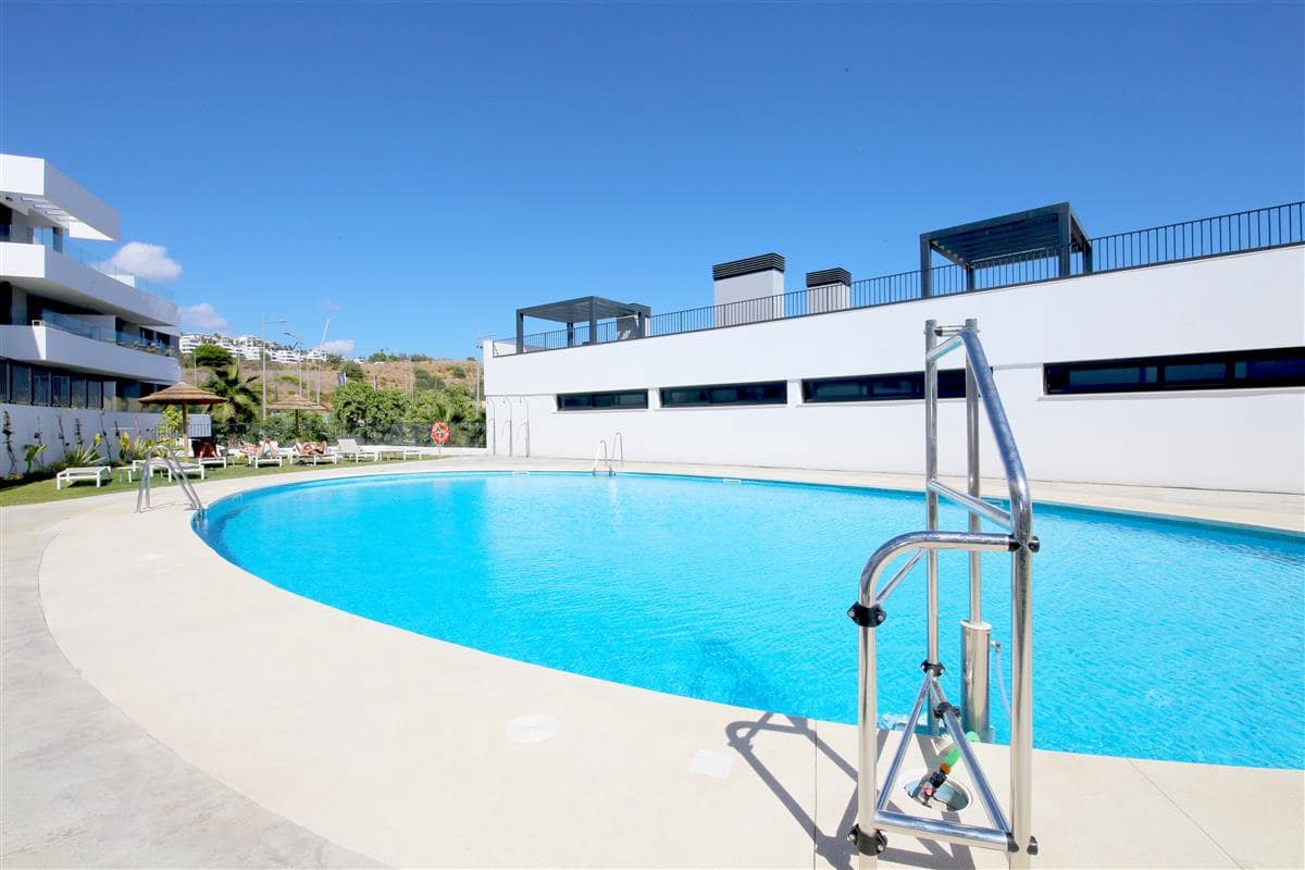 3 soveværelse Lejlighed til leje i Estepona med swimmingpool garage - € 2.900 (Ref: 10101038)