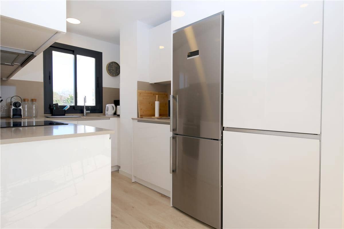 3 soveværelse Penthouse til leje i Estepona med swimmingpool garage - € 3.600 (Ref: 10165347)