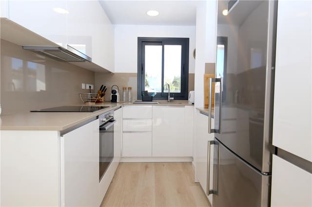 3 soveværelse Penthouse til leje i Estepona med swimmingpool garage - € 3.600 (Ref: 10165347)