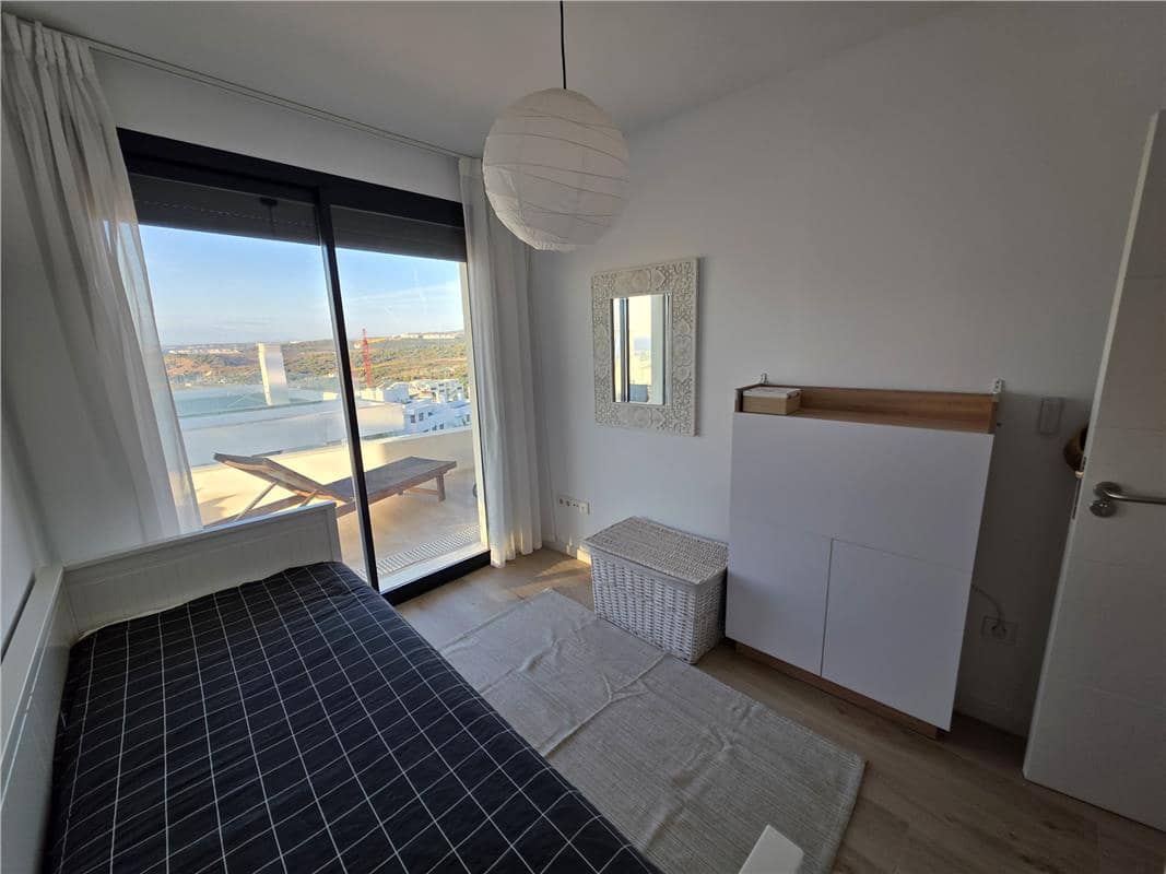 3 soveværelse Penthouse til leje i Estepona med swimmingpool garage - € 3.600 (Ref: 10165347)