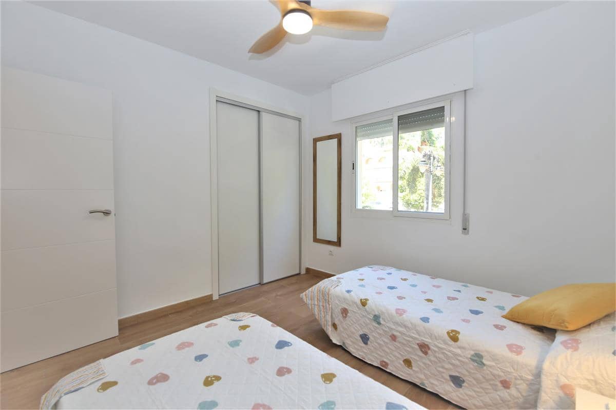 2 sovrum Lägenhet att hyra i Estepona med pool garage - 1 450 € (Ref: 8283627)