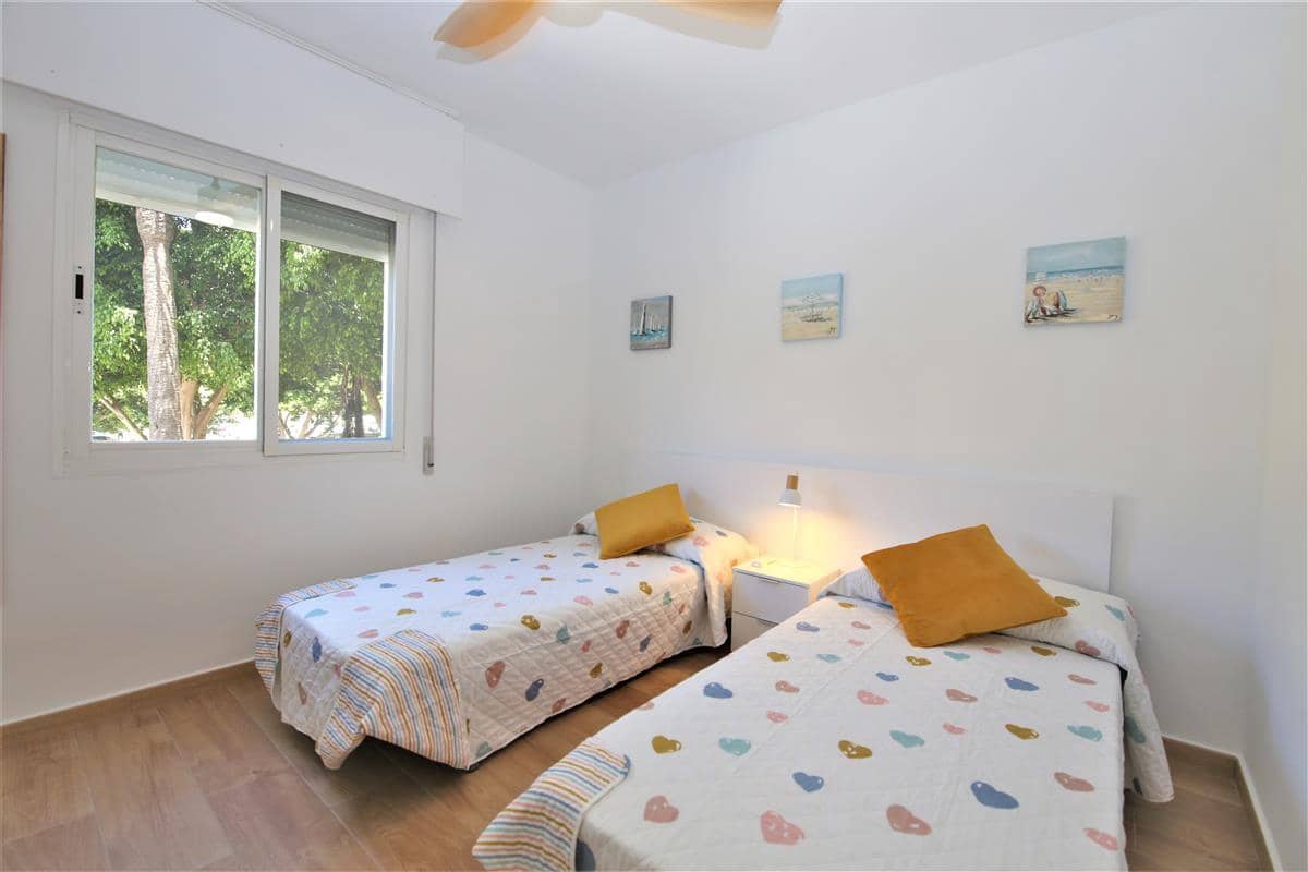 2 sovrum Lägenhet att hyra i Estepona med pool garage - 1 450 € (Ref: 8283627)