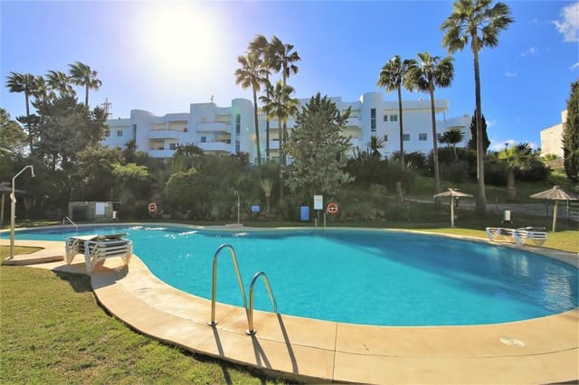 Penthouse de 2 chambres à louer à Estepona avec piscine - 1 200 € (Ref: 8414857)