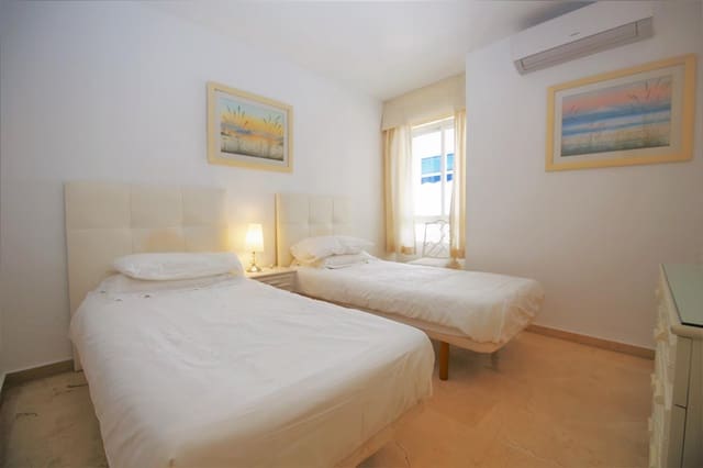 2 Zimmer Penthouse zu verkaufen in Estepona mit Pool Garage - 695.000 € (Ref: 8604471)