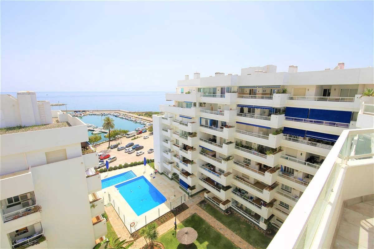 2 Zimmer Penthouse zu verkaufen in Estepona mit Pool Garage - 695.000 € (Ref: 8604471)