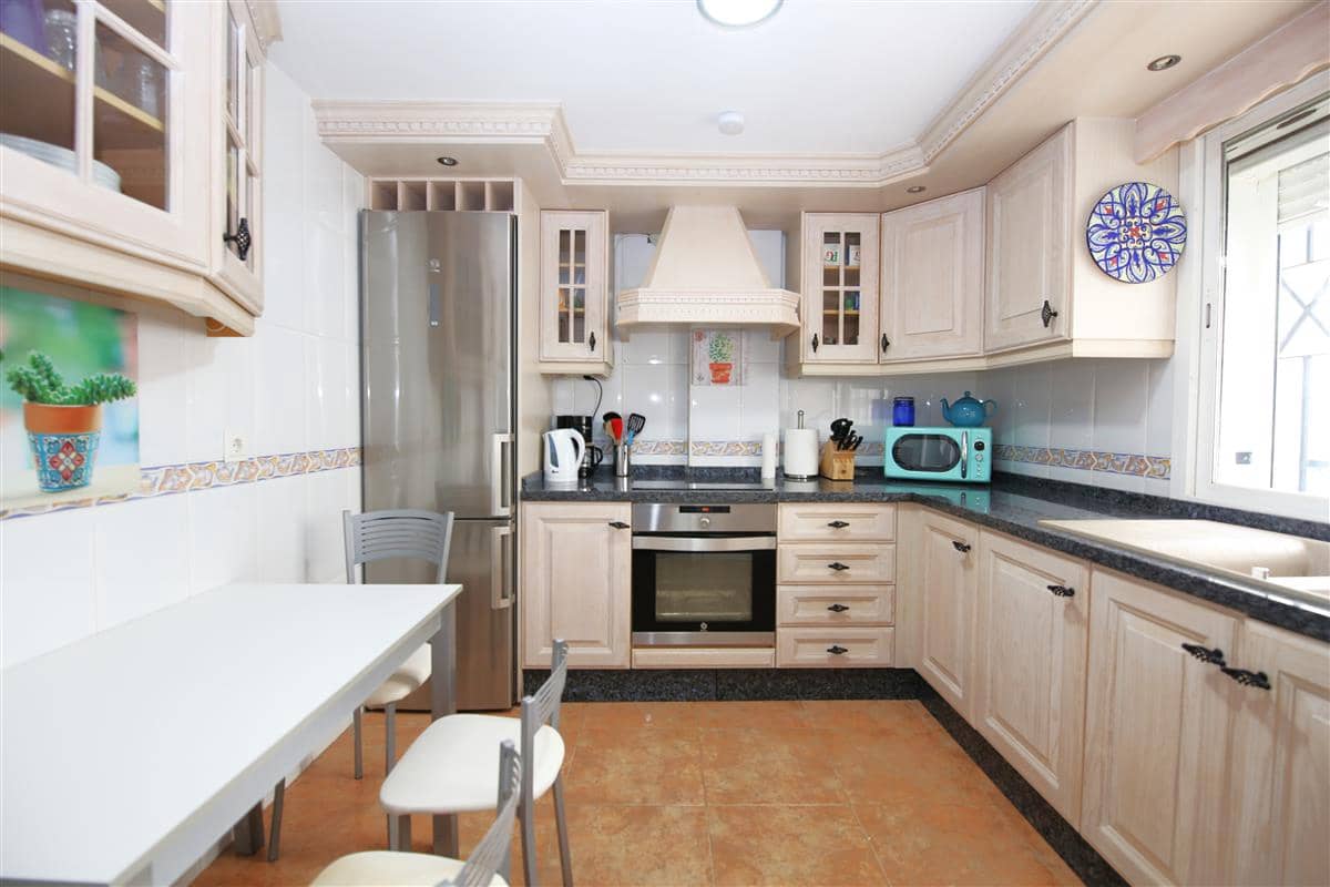 3 sovrum Takvåning till salu i Estepona med garage - 450 000 € (Ref: 8840414)