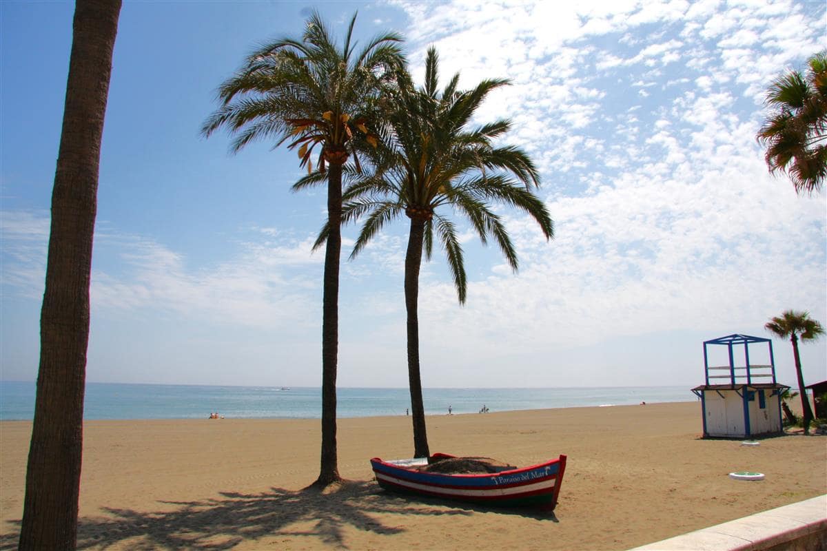 3 sovrum Takvåning till salu i Estepona med garage - 450 000 € (Ref: 8840414)