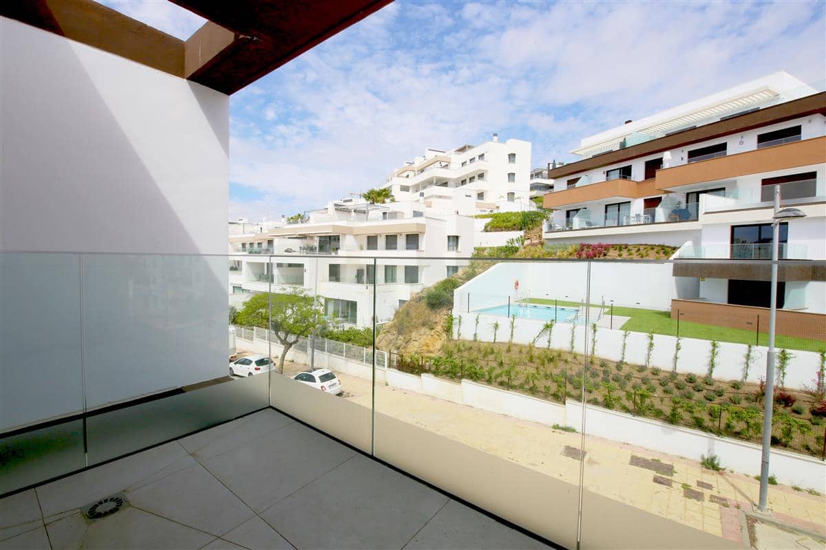 1 chambre Penthouse à vendre à Estepona avec piscine - 325 000 € (Ref: 9153008)