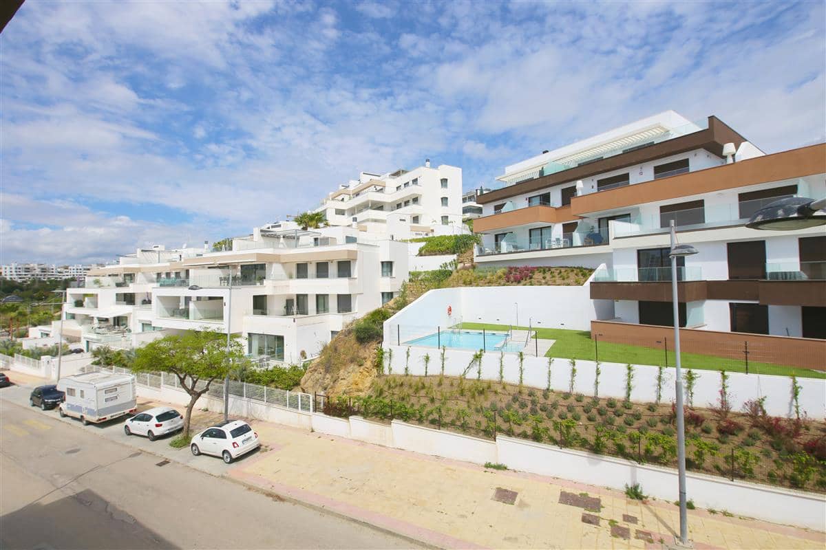1 chambre Penthouse à vendre à Estepona avec piscine - 325 000 € (Ref: 9153008)