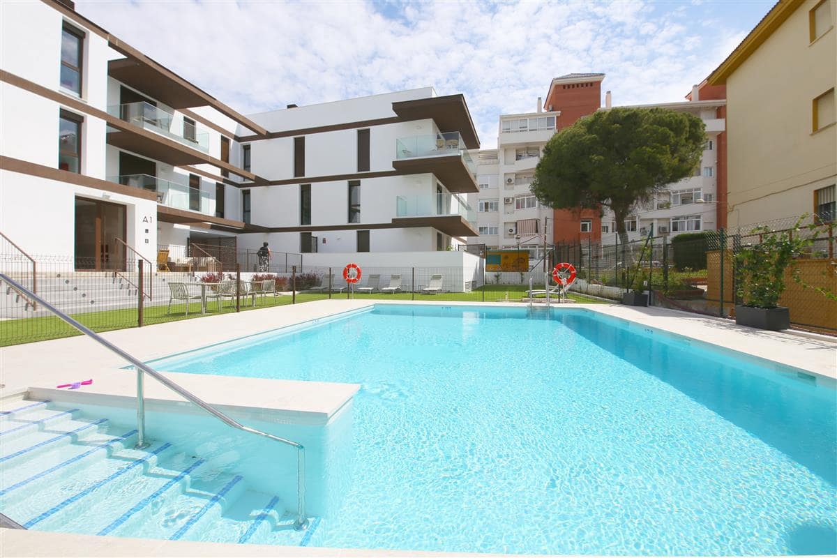 1 chambre Penthouse à vendre à Estepona avec piscine - 325 000 € (Ref: 9153008)