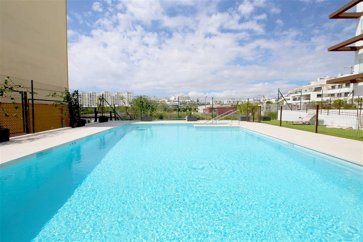 1 chambre Penthouse à vendre à Estepona avec piscine - 325 000 € (Ref: 9153008)