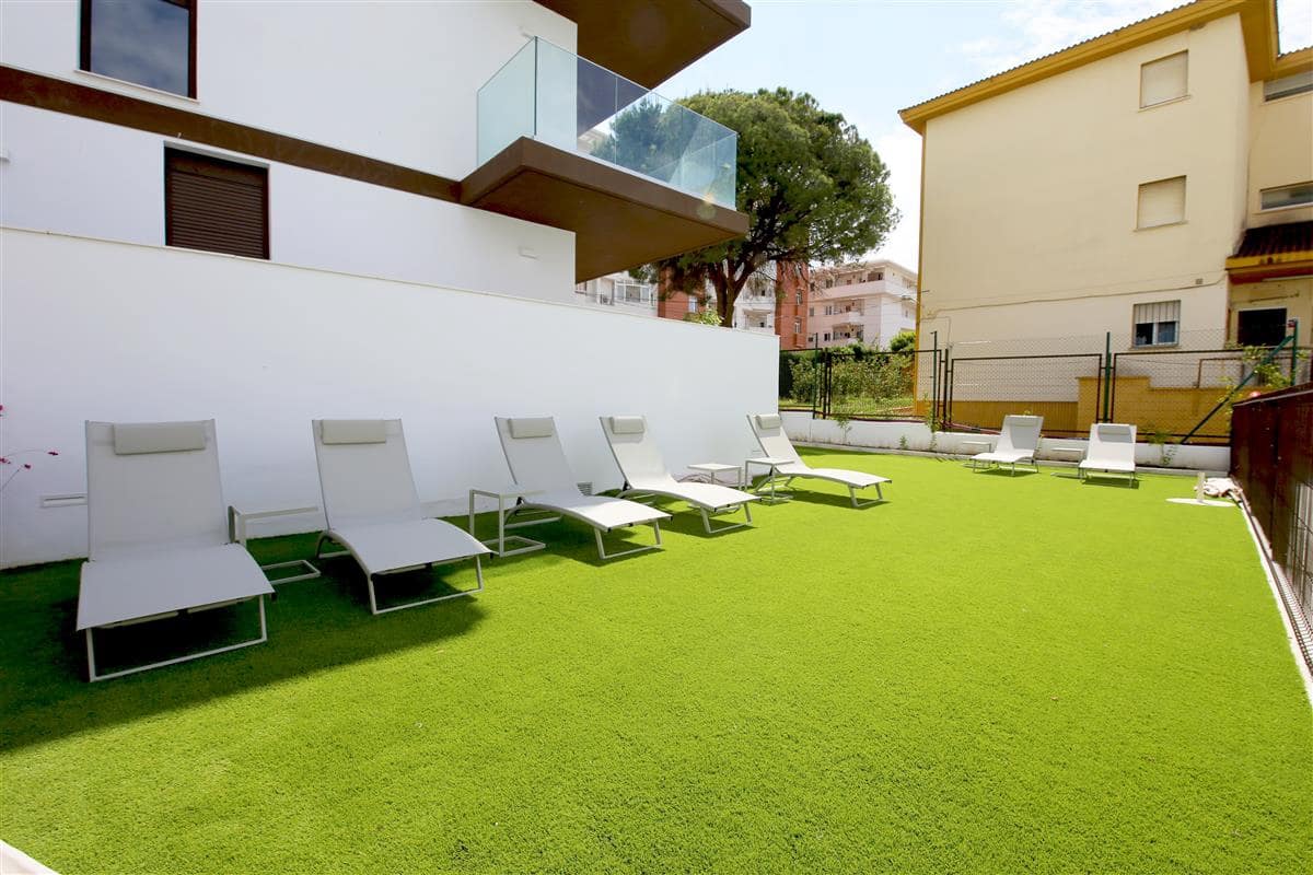 1 chambre Penthouse à vendre à Estepona avec piscine - 325 000 € (Ref: 9153008)