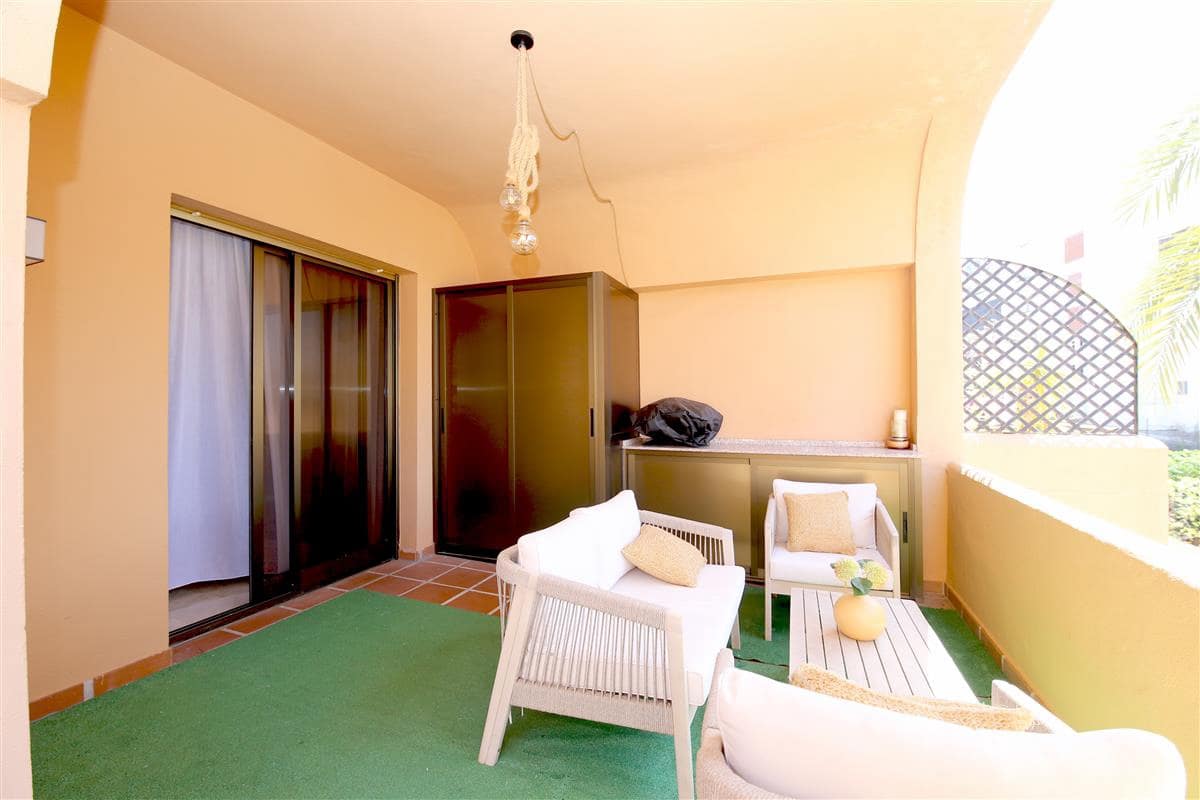 3 soveværelse Byhus til leje i Estepona med swimmingpool - € 3.000 (Ref: 9191587)