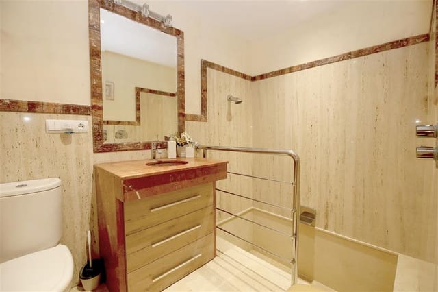 3 sypialnia Dom do wynajęcia w Estepona z basenem - 3 000 € (Ref: 9191587)