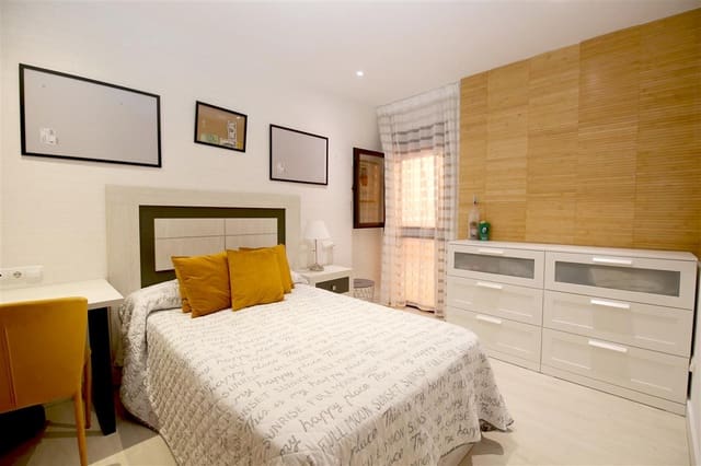 3 sypialnia Dom do wynajęcia w Estepona z basenem - 3 000 € (Ref: 9191587)