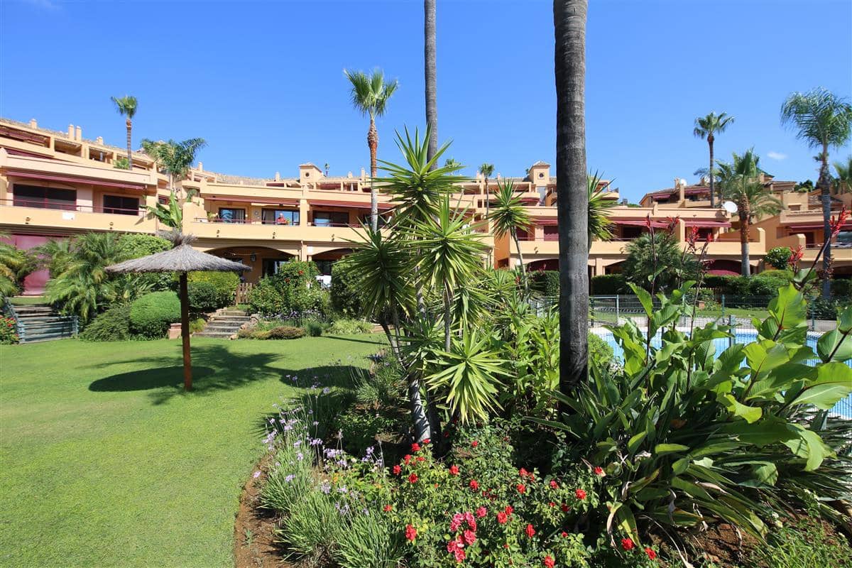 3 soveværelse Byhus til leje i Estepona med swimmingpool - € 3.000 (Ref: 9191587)