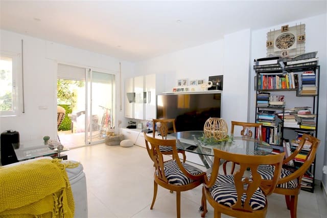 3 bedroom Townhouse for sale in Estepona with pool - € 365,000 (Ref: 9343574)