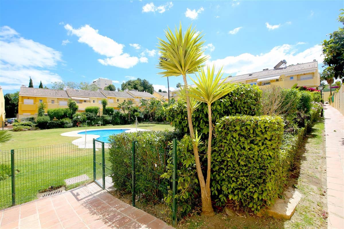 3 slaapkamer Huis te koop in Estepona met zwembad - € 365.000 (Ref: 9343574)