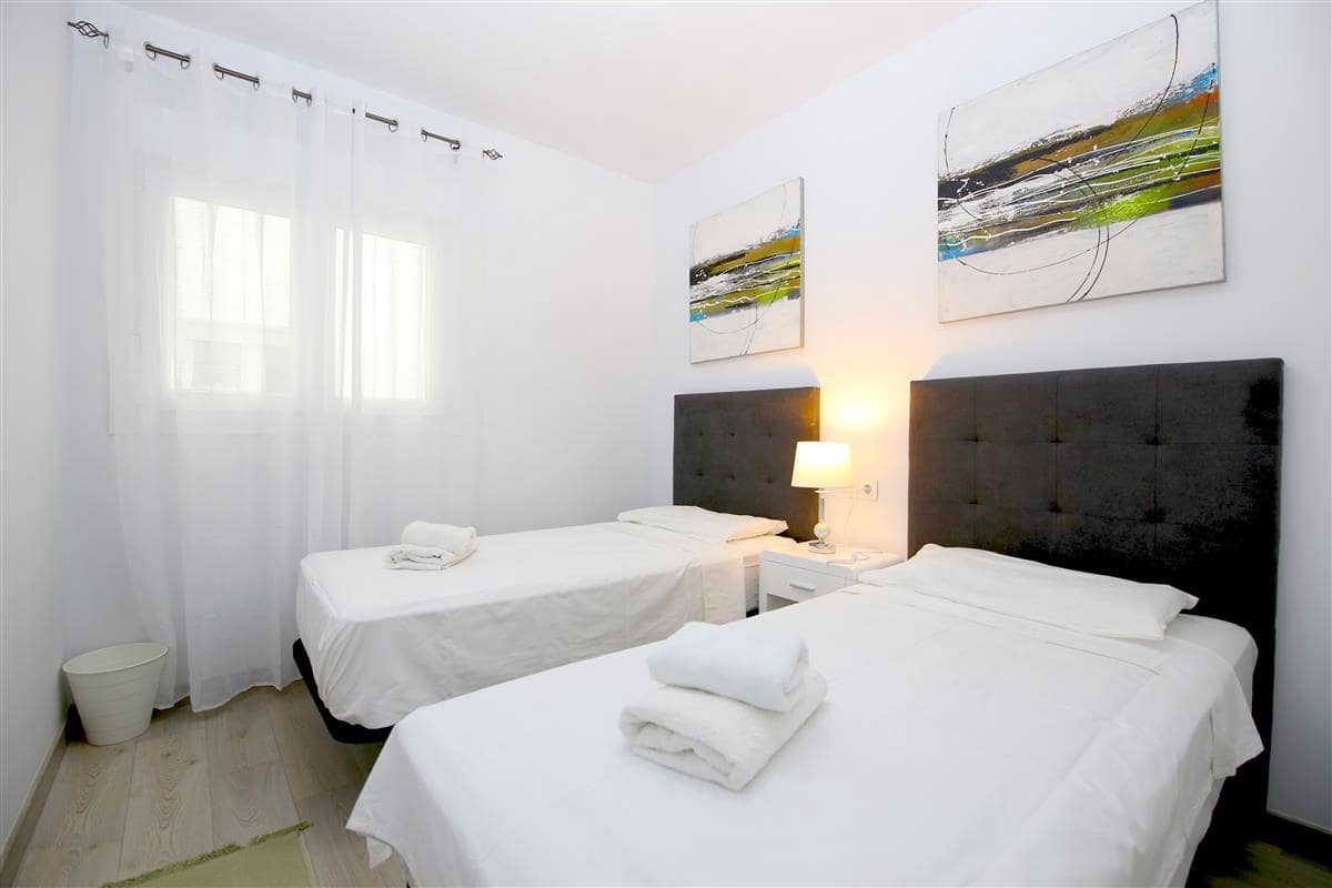 2 soverom Leilighet til salgs i Estepona med svømmebasseng garasje - € 380 000 (Ref: 9547080)