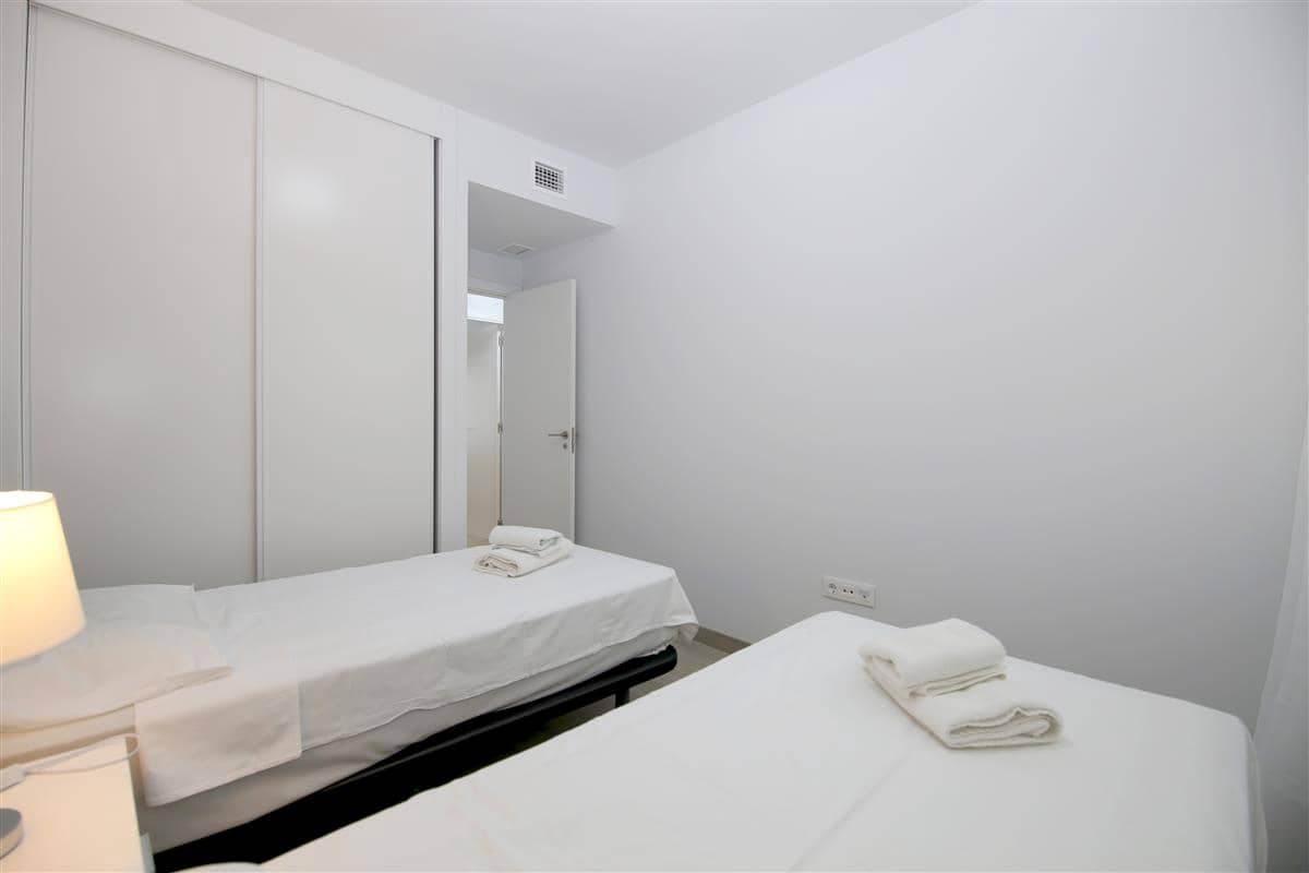 2 soverom Leilighet til salgs i Estepona med svømmebasseng garasje - € 380 000 (Ref: 9547080)