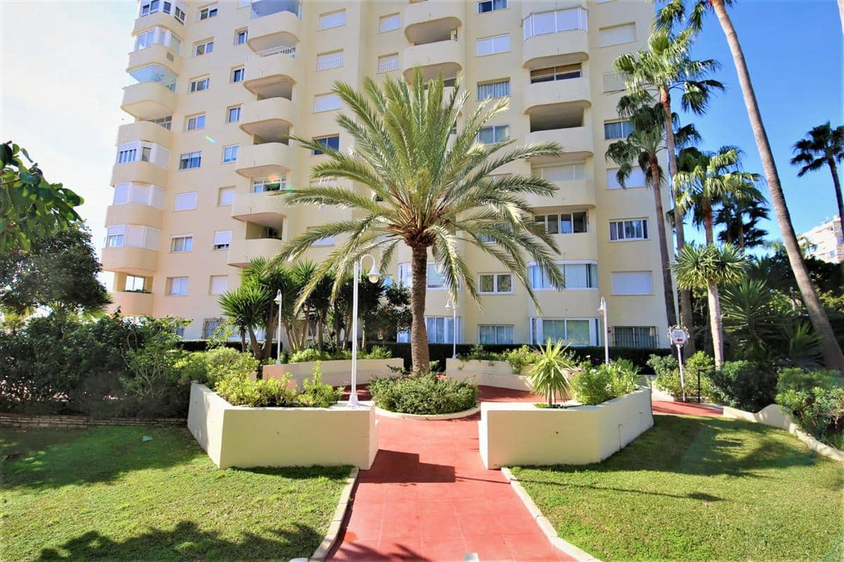 2 makuuhuone Asunto myytävänä paikassa Estepona mukana uima-altaan - 449 000 € (Ref: 9716595)