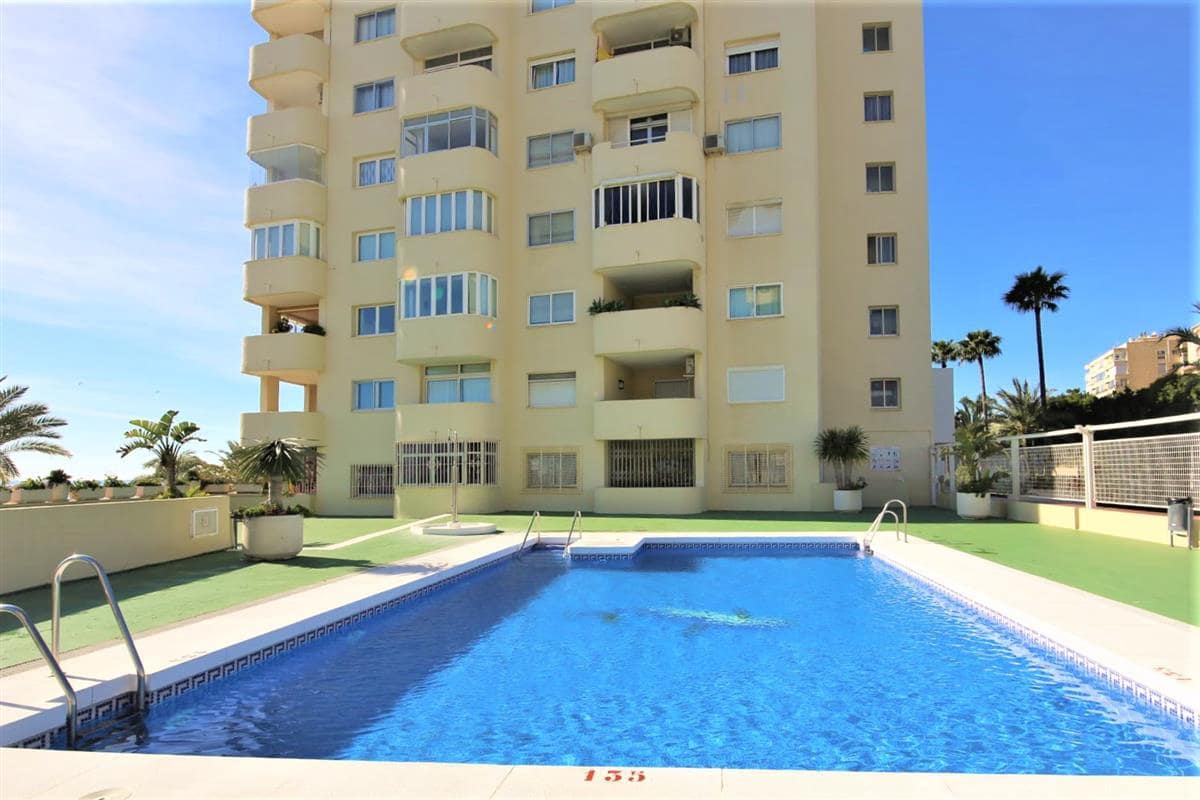 2 makuuhuone Asunto myytävänä paikassa Estepona mukana uima-altaan - 449 000 € (Ref: 9716595)
