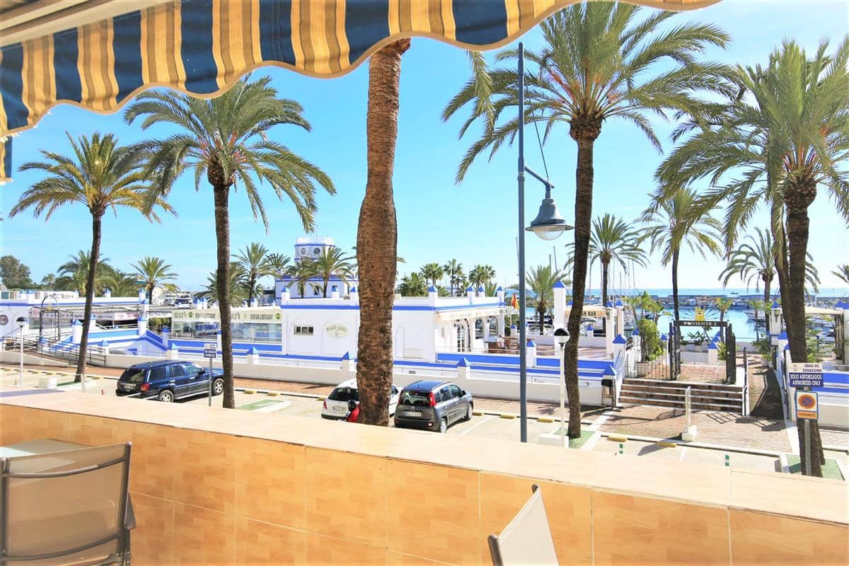 2 makuuhuone Asunto myytävänä paikassa Estepona mukana uima-altaan - 449 000 € (Ref: 9716595)