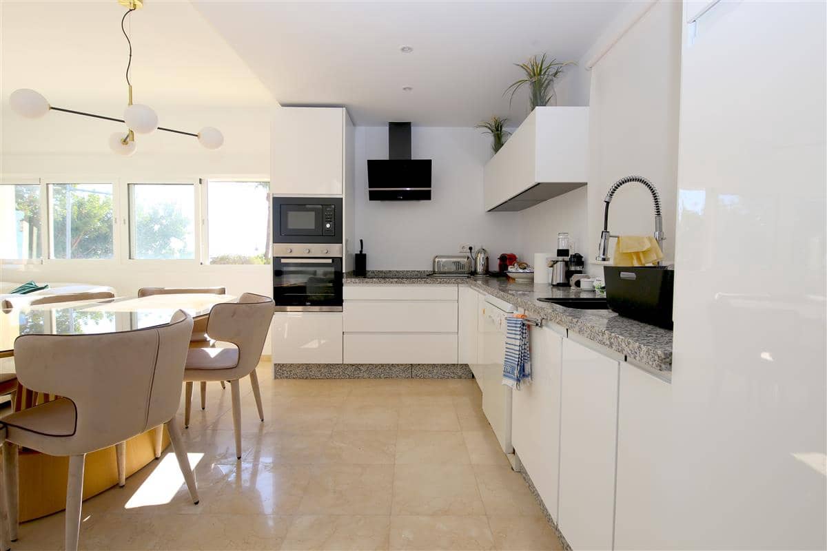 2 Zimmer Wohnung zu verkaufen in Estepona mit Pool - 524.900 € (Ref: 9807385)