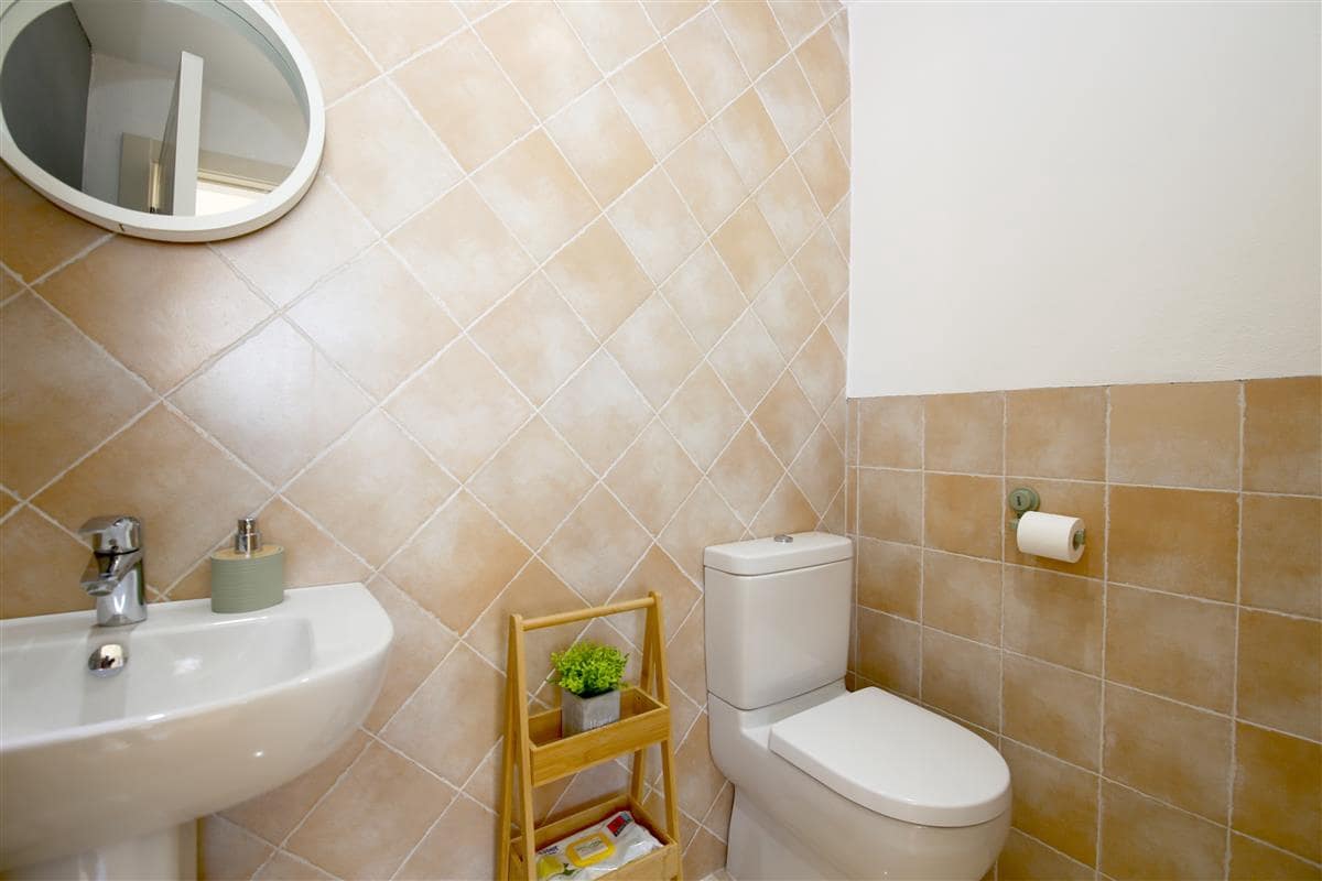 2 soverom Penthouse til salgs i Estepona med svømmebasseng garasje - € 299 950 (Ref: 9848056)