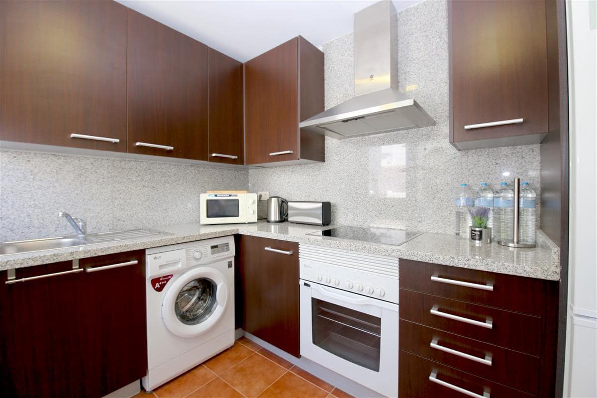 2 soverom Penthouse til salgs i Estepona med svømmebasseng garasje - € 299 950 (Ref: 9848056)