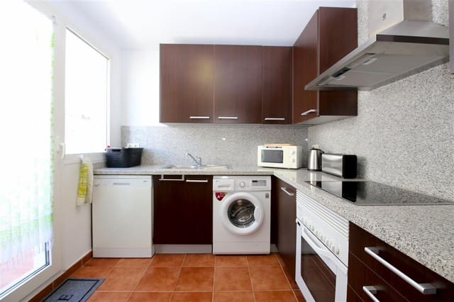 2 soverom Penthouse til salgs i Estepona med svømmebasseng garasje - € 299 950 (Ref: 9848056)