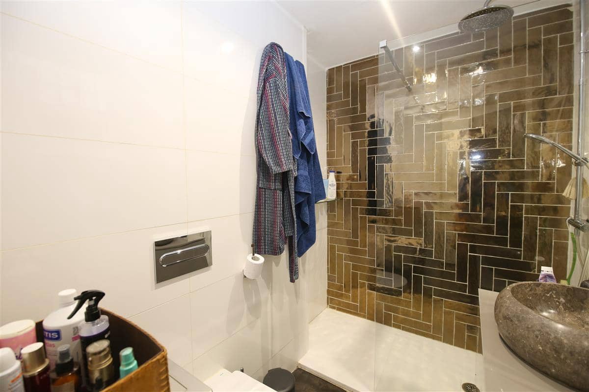 1 makuuhuone Asunto myytävänä paikassa Estepona - 215 000 € (Ref: 9909020)