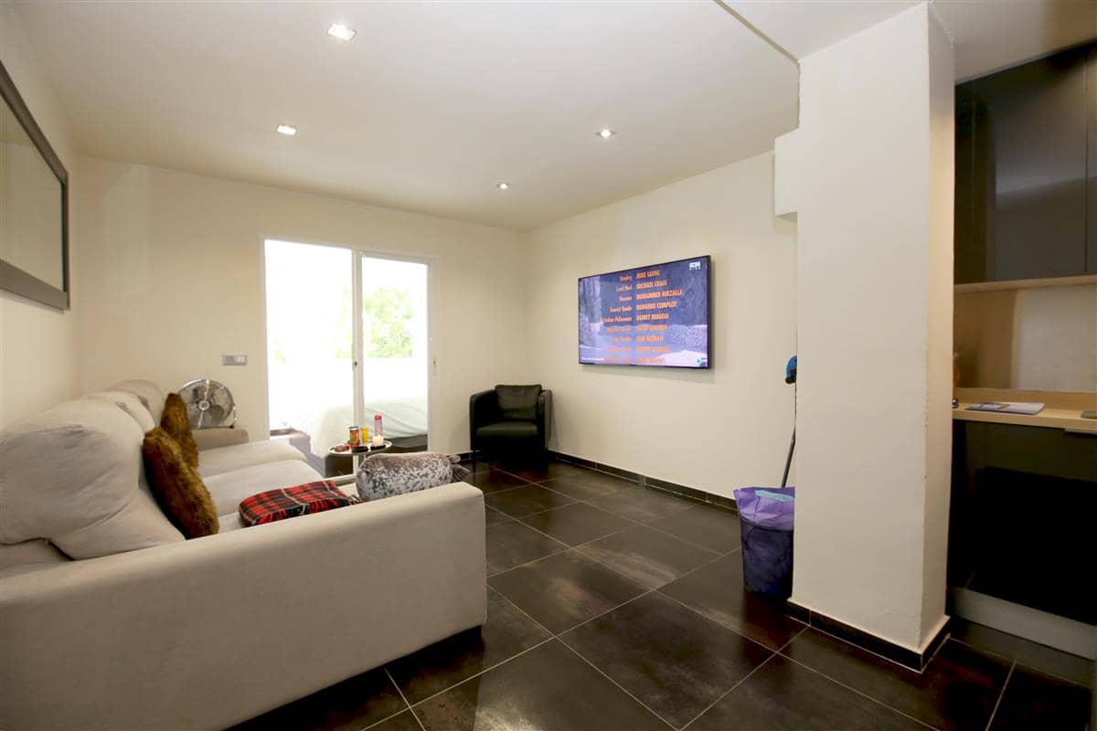 1 makuuhuone Asunto myytävänä paikassa Estepona - 215 000 € (Ref: 9909020)